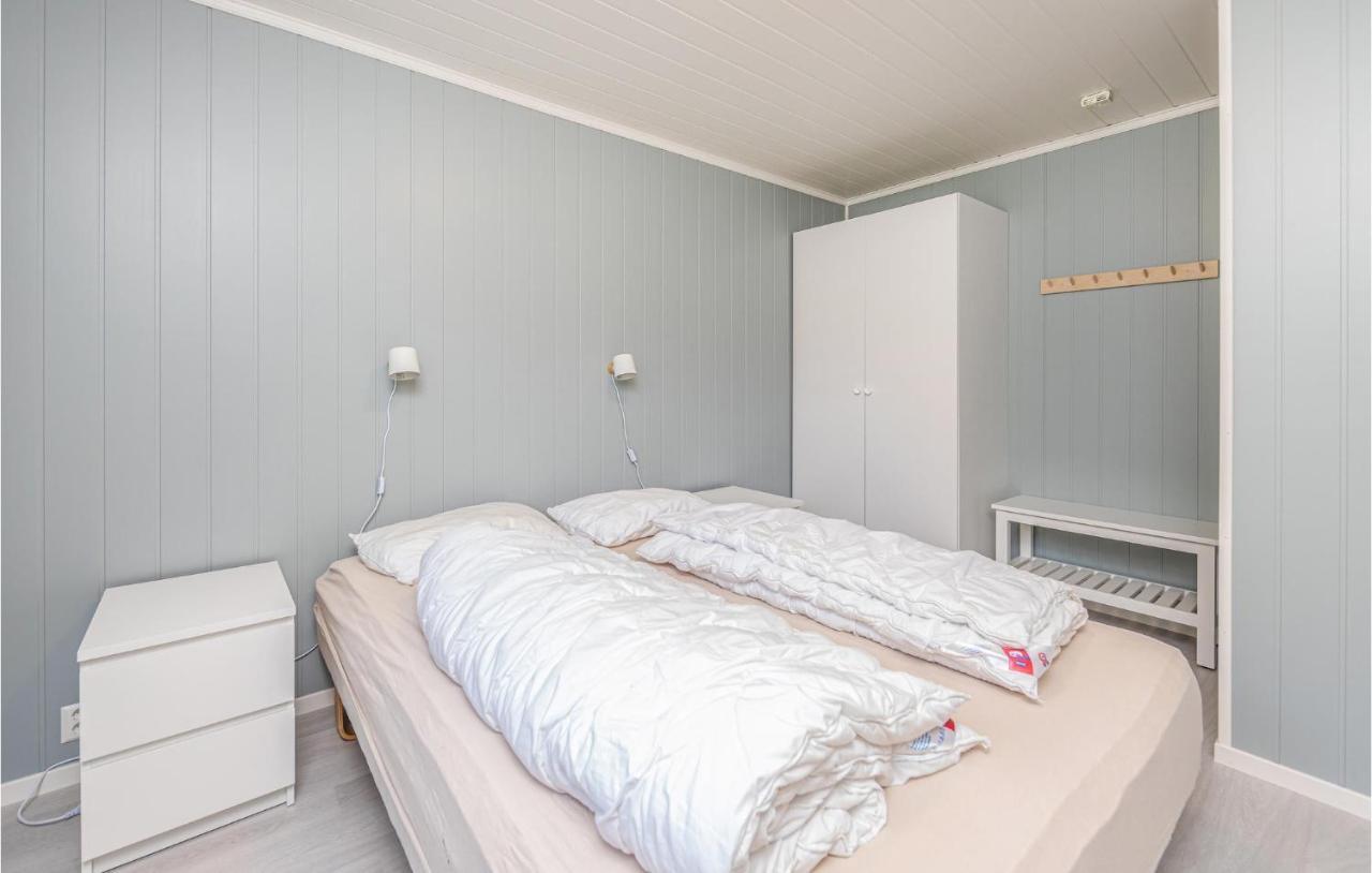 Cozy Home In Fjaerland With House A Mountain View מראה חיצוני תמונה