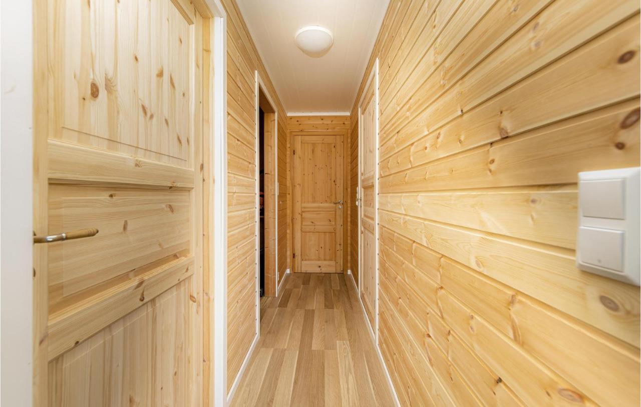 Cozy Home In Fjaerland With House A Mountain View מראה חיצוני תמונה
