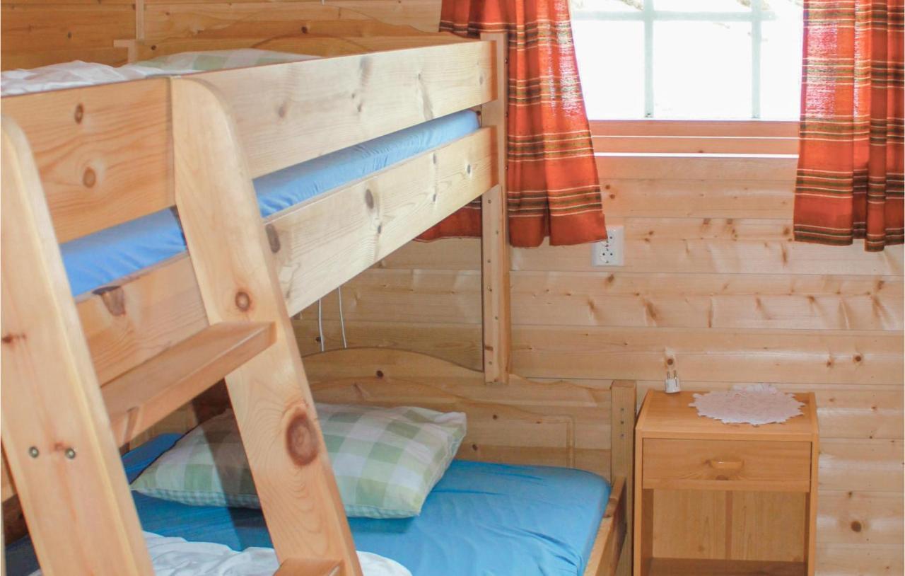 Cozy Home In Fjaerland With House A Mountain View מראה חיצוני תמונה