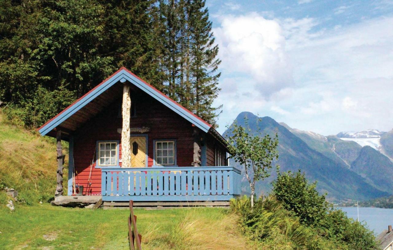 Cozy Home In Fjaerland With House A Mountain View מראה חיצוני תמונה