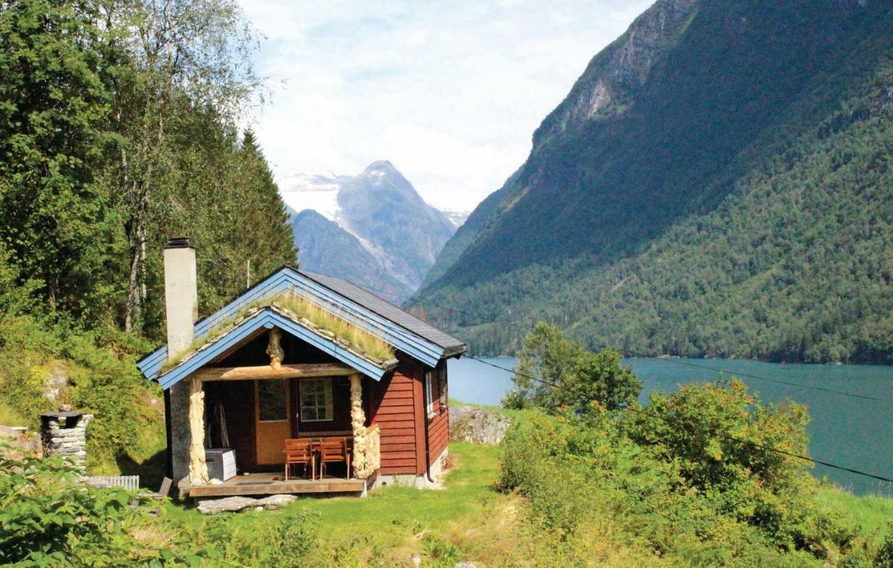 Cozy Home In Fjaerland With House A Mountain View מראה חיצוני תמונה