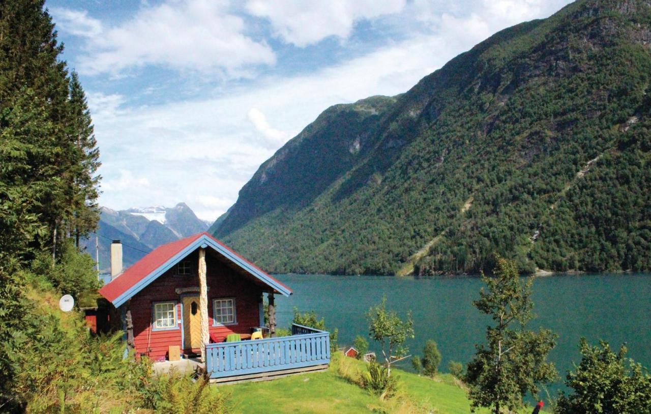 Cozy Home In Fjaerland With House A Mountain View מראה חיצוני תמונה